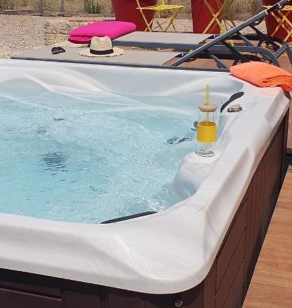 Bed and Breakfast Les Bonbonnettes Le Cailar Zewnętrze zdjęcie